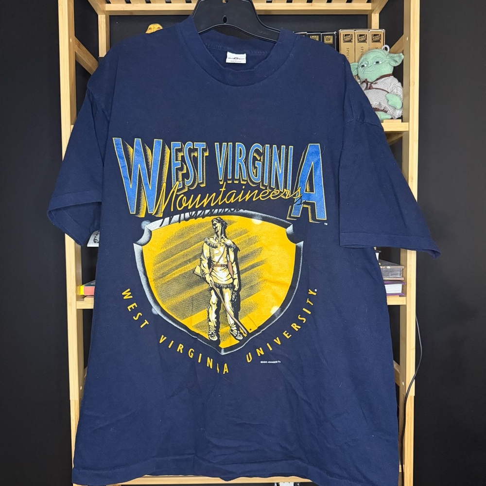 Vintage West Virginia University WVU Mountaineers t shirt size large